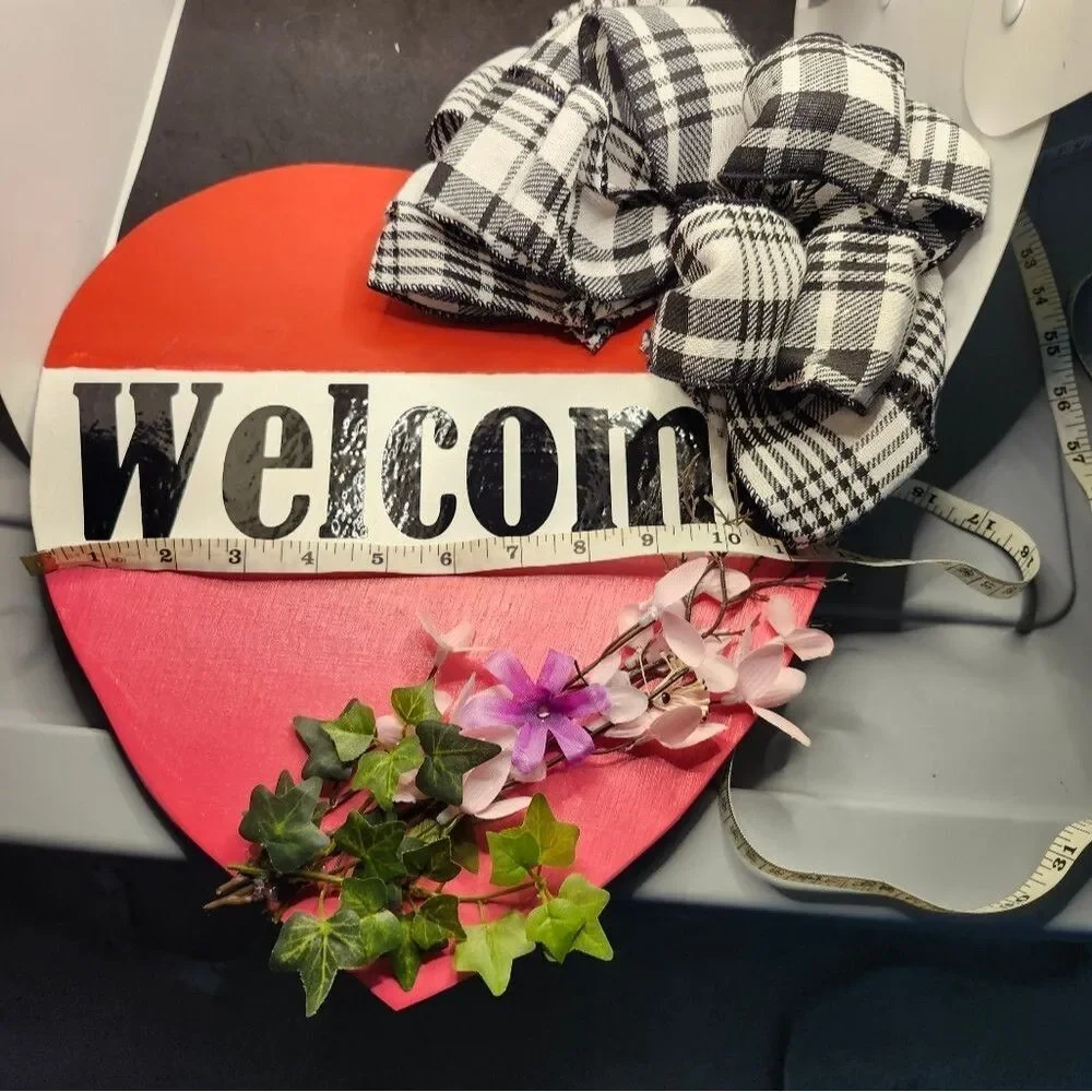 Hand Crafted Heart Shaped Welcome Sign Wooden Floral Decoration 12
